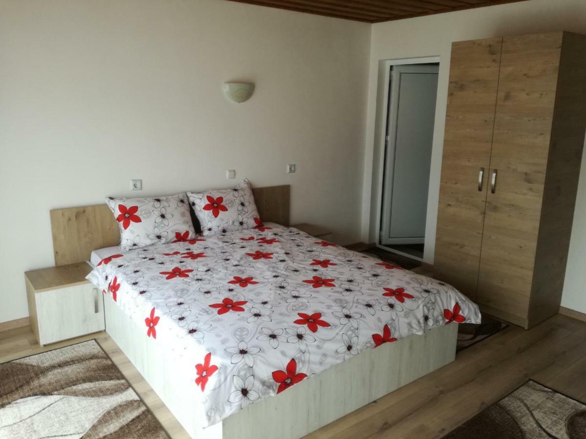 Hotel Къща Генчеви Sarnitsa Exterior foto
