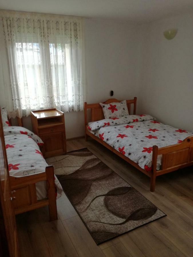 Hotel Къща Генчеви Sarnitsa Exterior foto